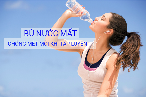 Nước uống đóng chai tiện lợi, dễ mang theo khi tập luyện, hỗ trợ chống mất nước cho cơ thể